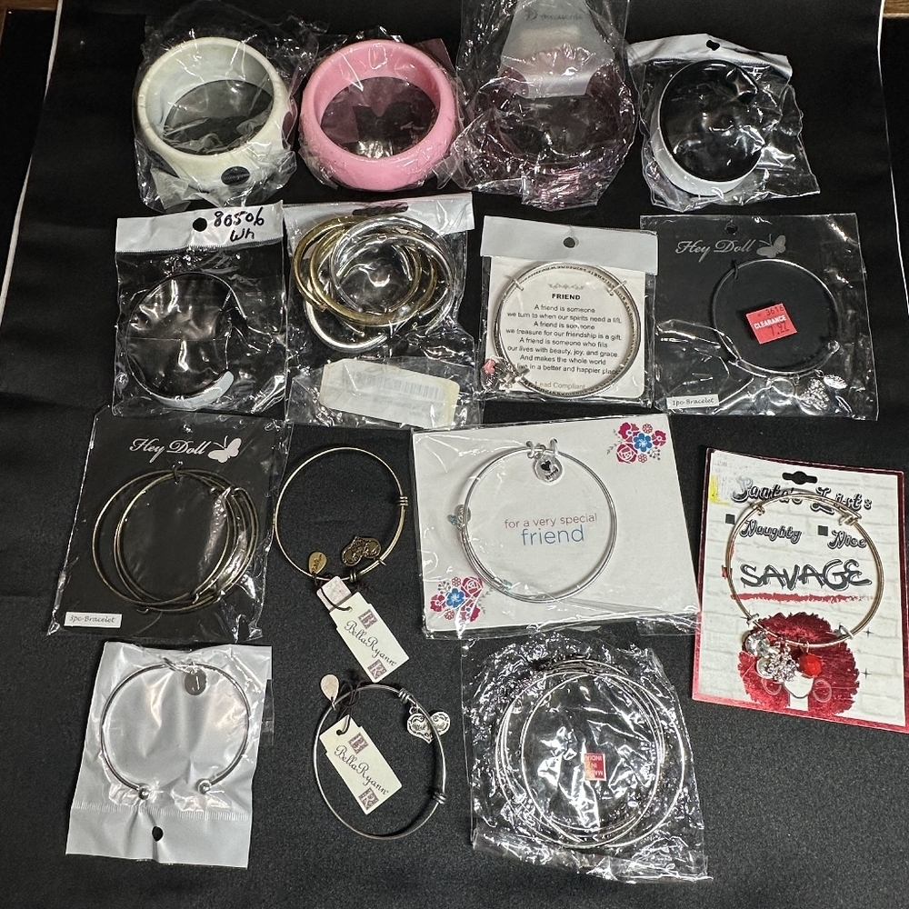 J432 Bulk Bundle of 25 NWT Bangle Bracelets